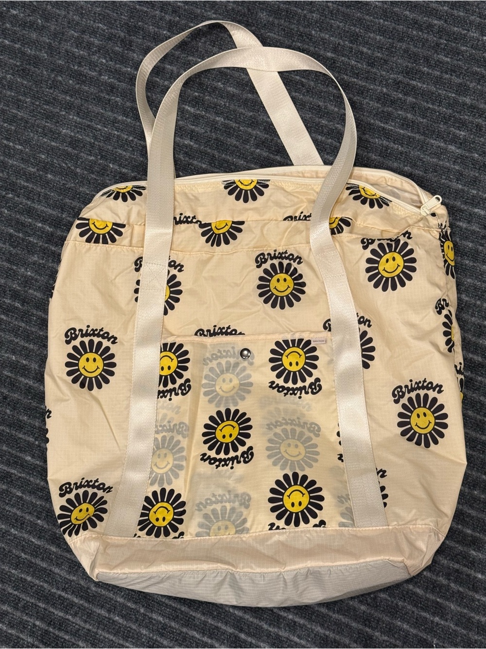 XL Brixton Cream Smiley Daisy Travel Laundry/ Tote‎ Bag